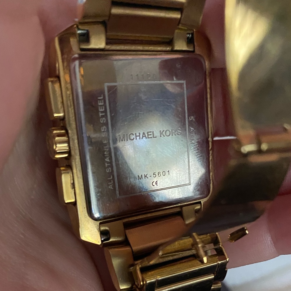 Michael Kors Gold Watch - Picture 4 of 4